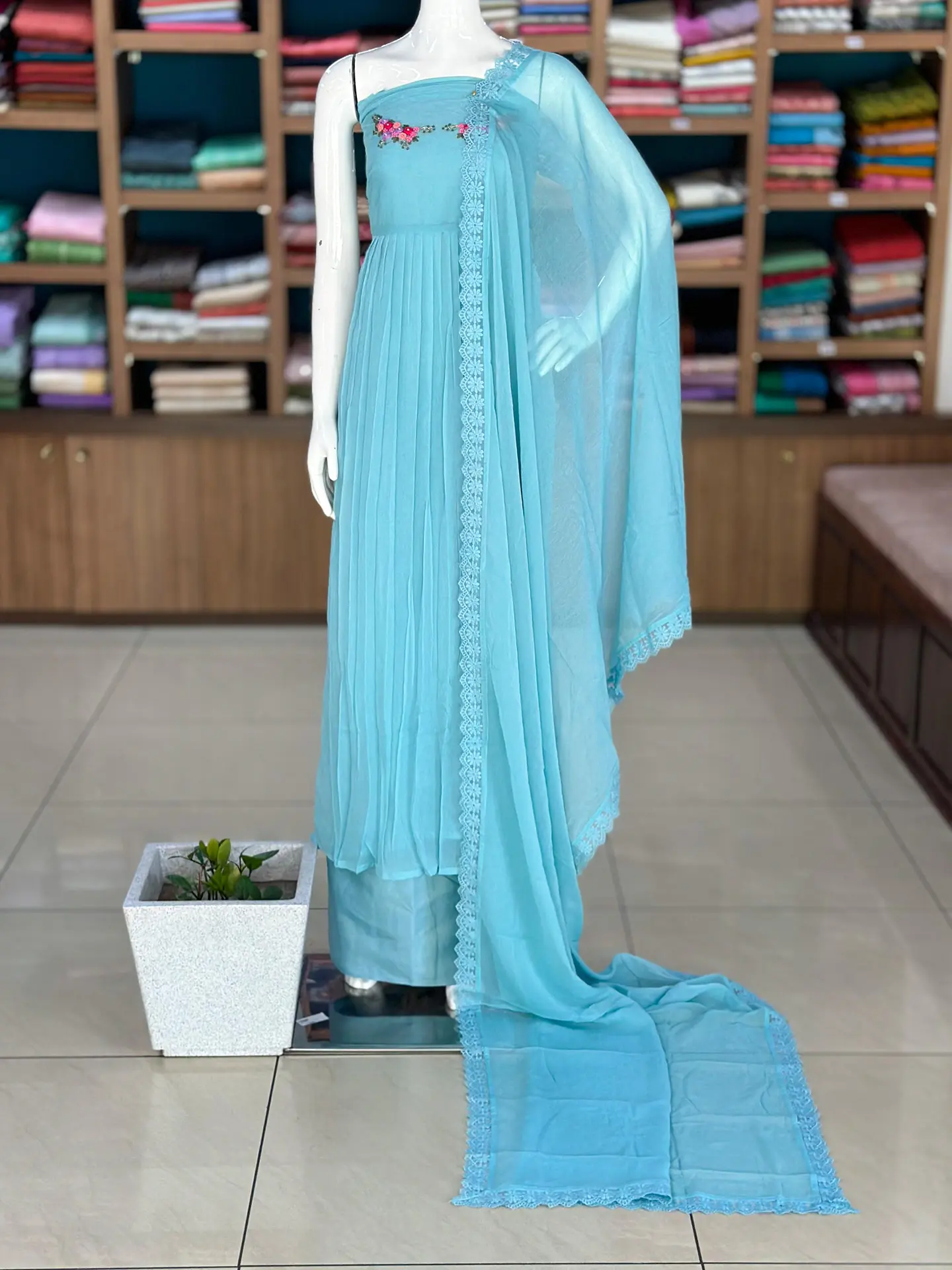 Crush Organza Suit Set with Floral Handwork - Image 5