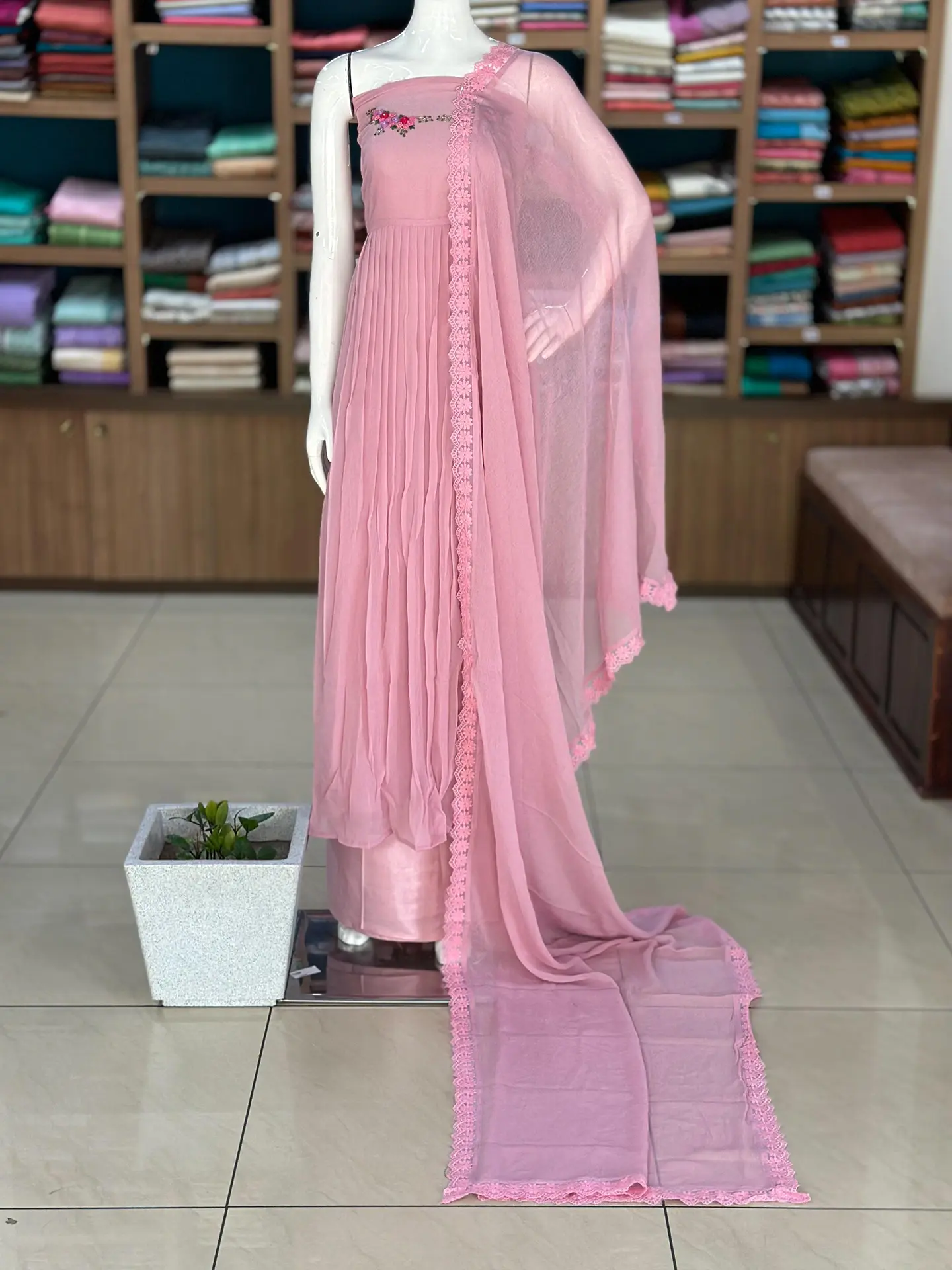 Crush Organza Suit Set with Floral Handwork - Image 3