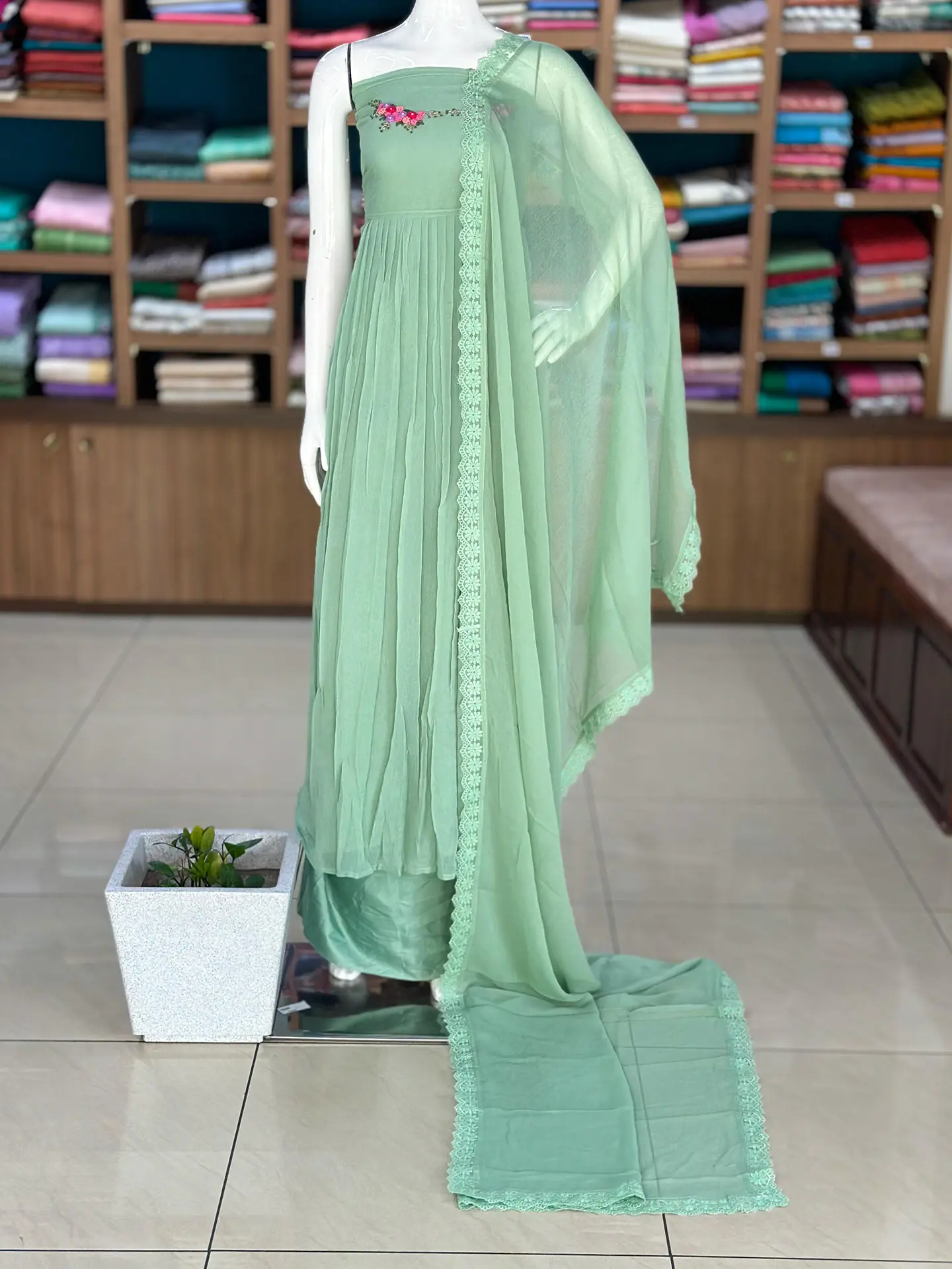 Crush Organza Suit Set with Floral Handwork