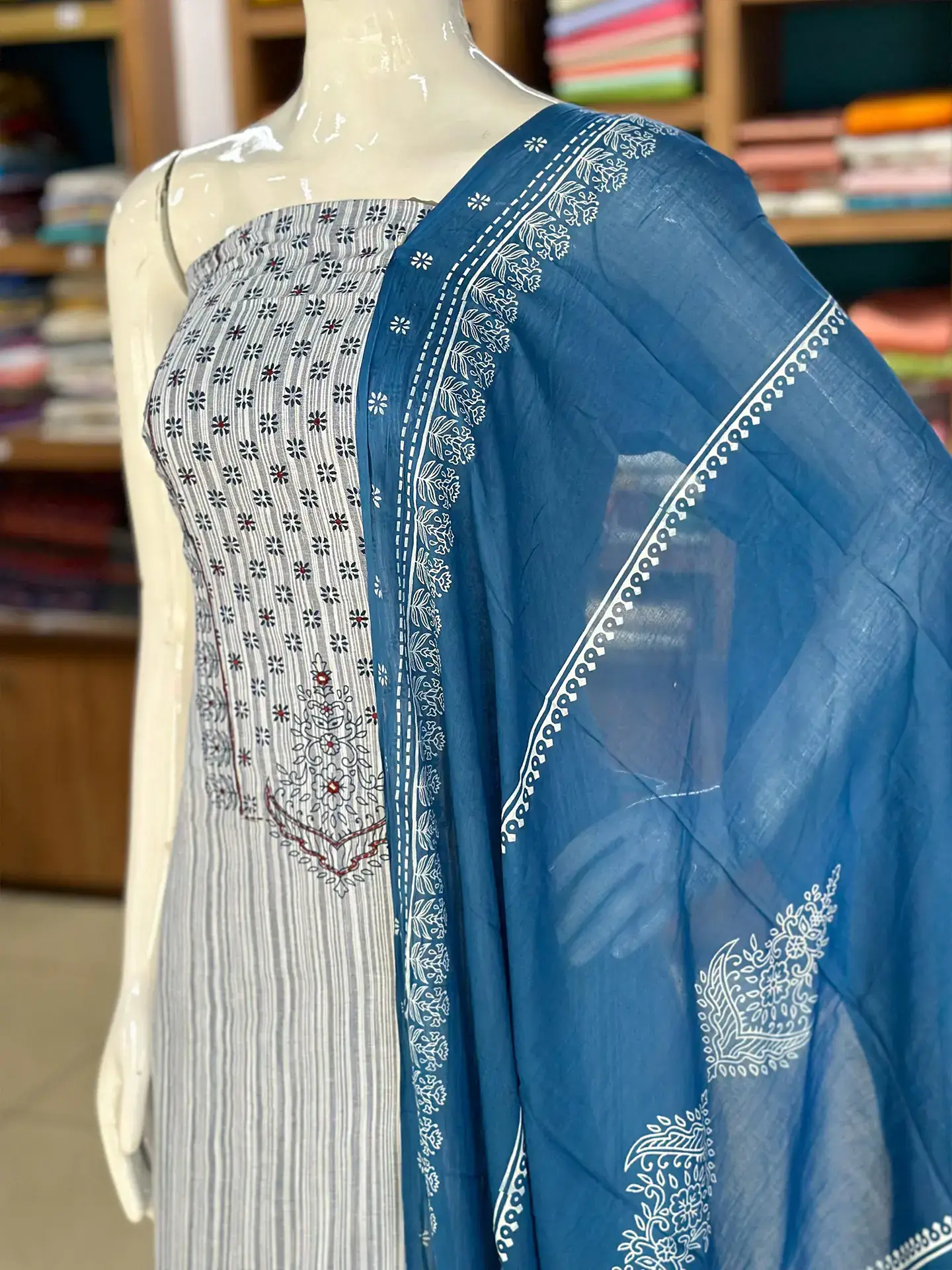 Handloom Cotton Suit Set with Handworked Yoke - Image 2