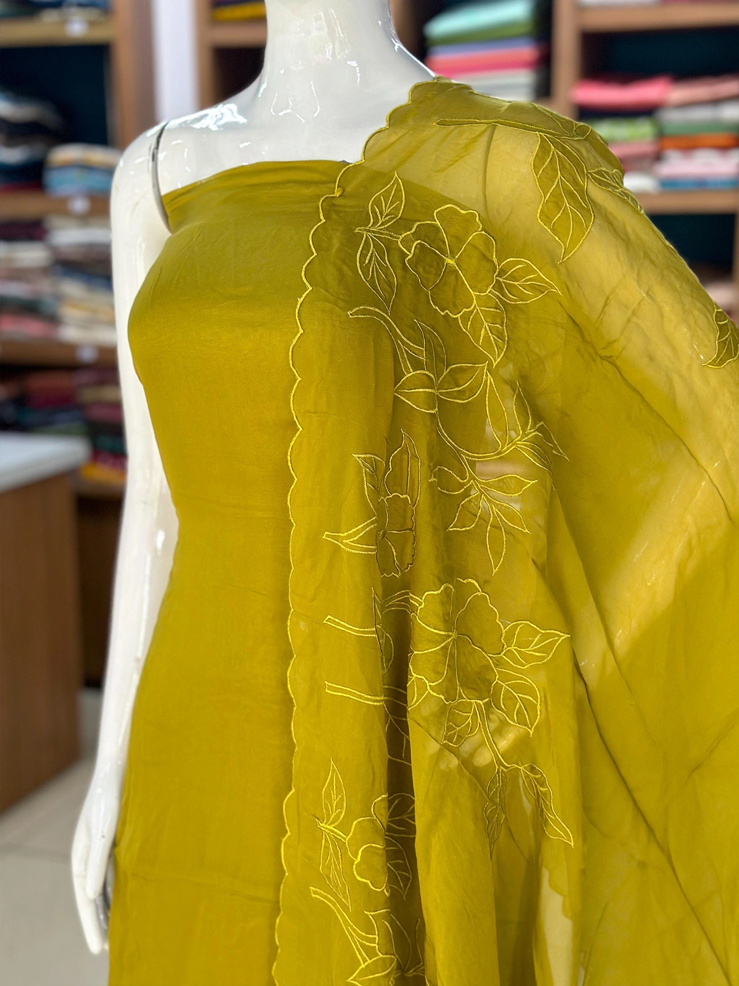 Viscose Organza Suit Set with Appliqué & Embroidery - Image 6