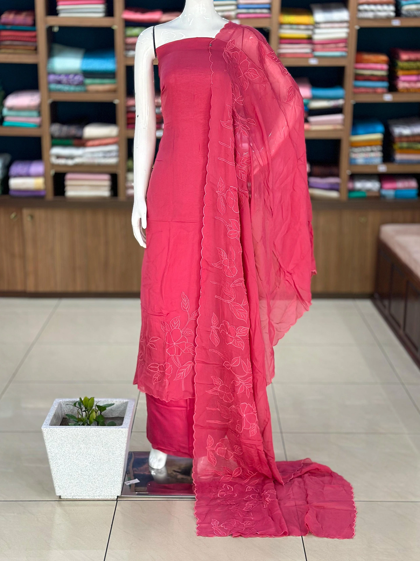 Viscose Organza Suit Set with Appliqué & Embroidery - Image 7