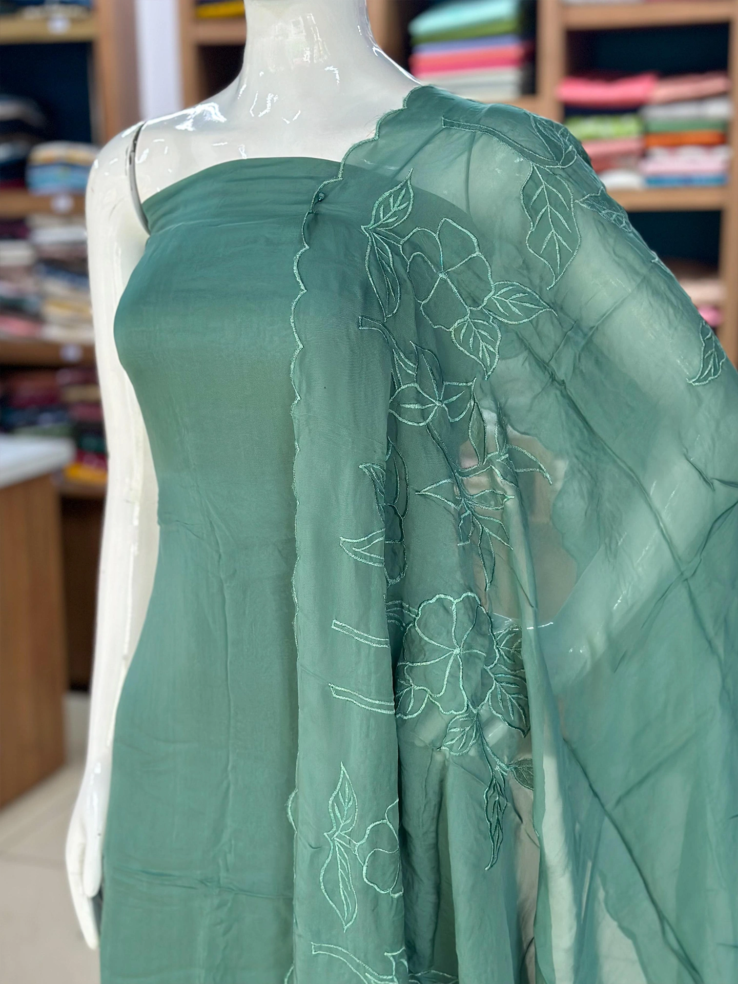 Viscose Organza Suit Set with Appliqué & Embroidery - Image 10