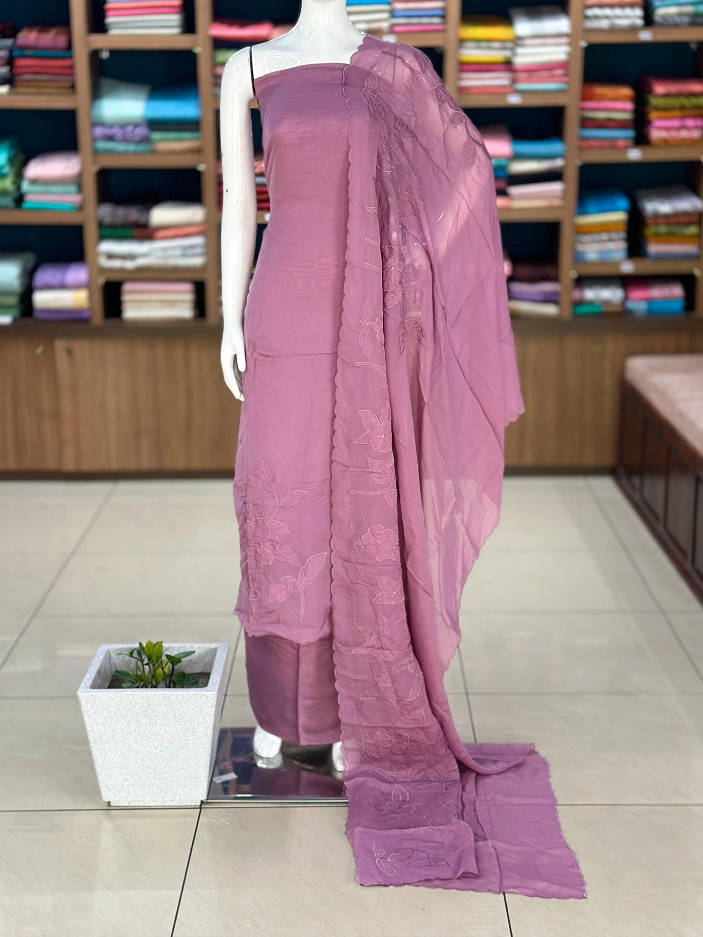 Viscose Organza Suit Set with Appliqué & Embroidery - Image 11